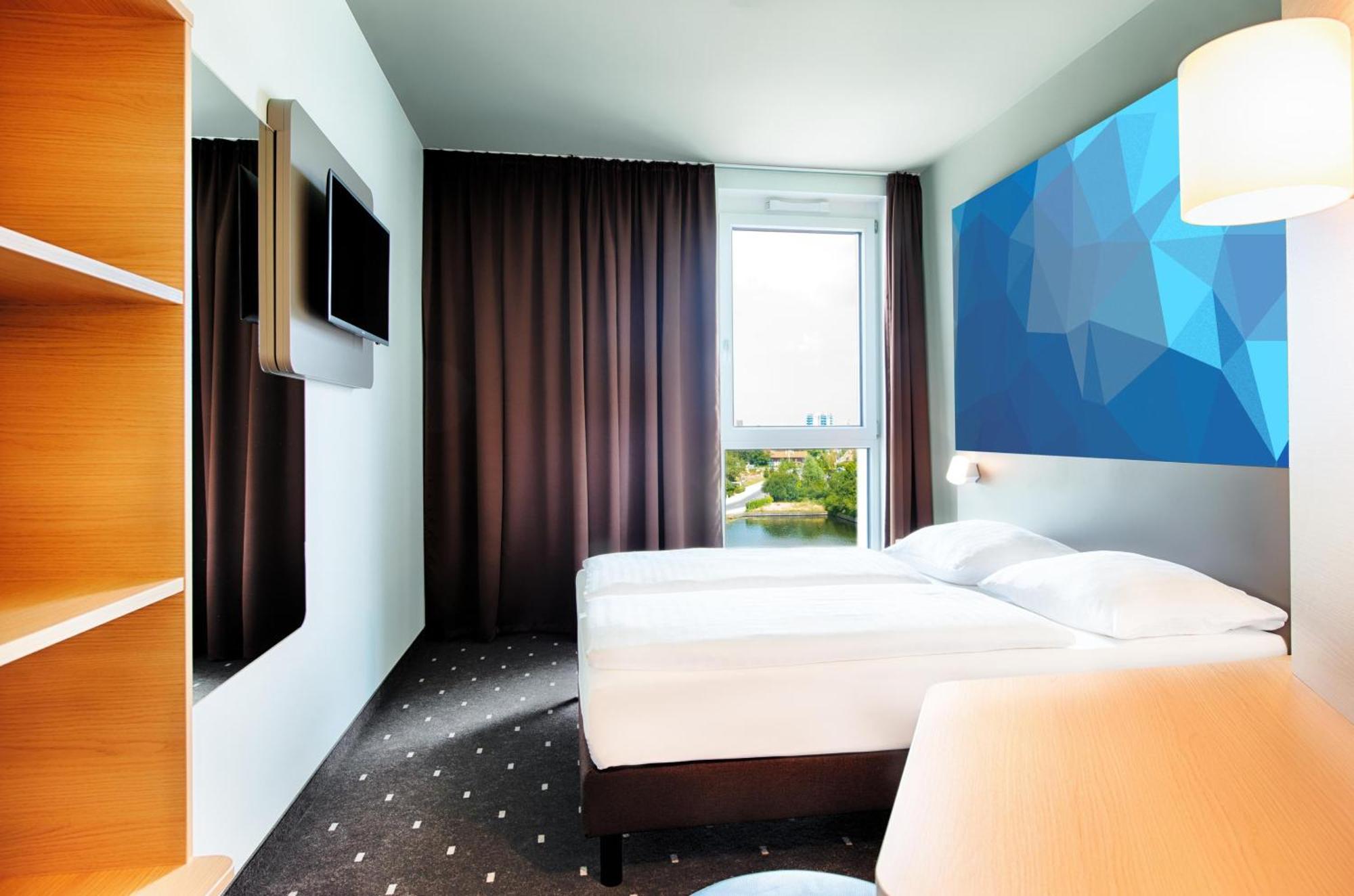 B&B Hotel Frankfurt-Airport Frankfurt am Main Exterior photo