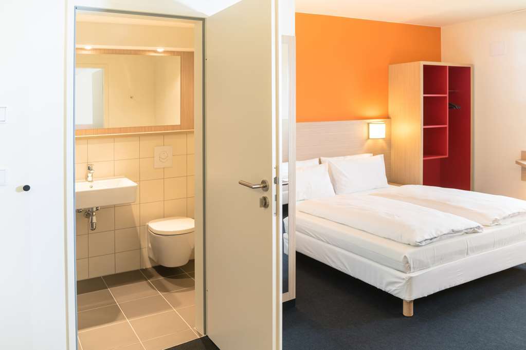 B&B Hotel Frankfurt-Airport Frankfurt am Main Exterior photo
